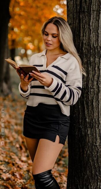 Full leaked Larissa sola private onlyfans photo