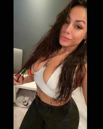 Full leaked Larissalopez private photo