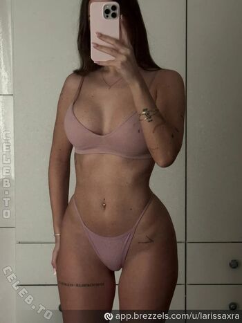 Full leaked Larissaxra private onlyfans photo