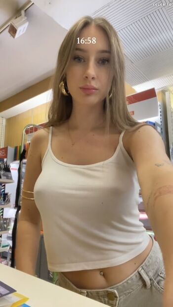 Full leaked Larissaxra private photo