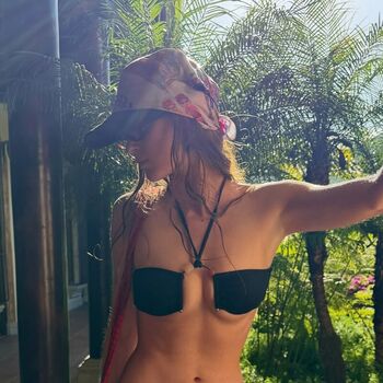 Full leaked Larsen thompson private photo