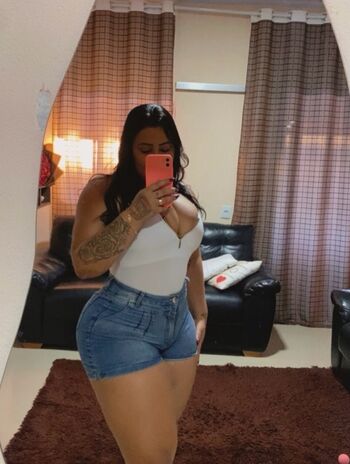 Full leaked Laryssacastro private onlyfans photo