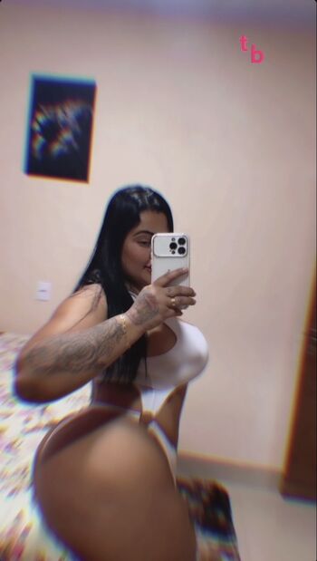 laryssacastro__