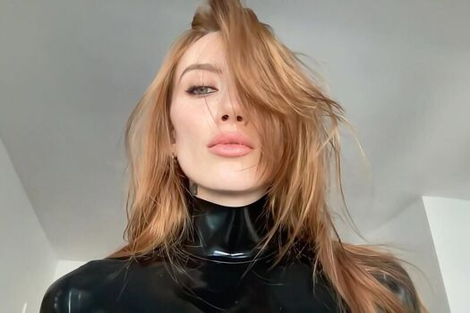 Full leaked Latex fetish private photo