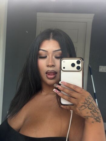 Full leaked Latinaxmamiu private photo