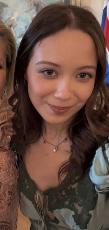 Full leaked Laufey lin page private onlyfans photo