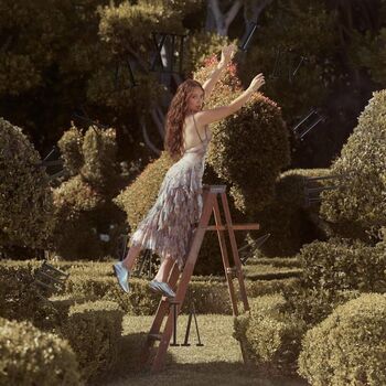 Full leaked Laufey lin page private onlyfans photo