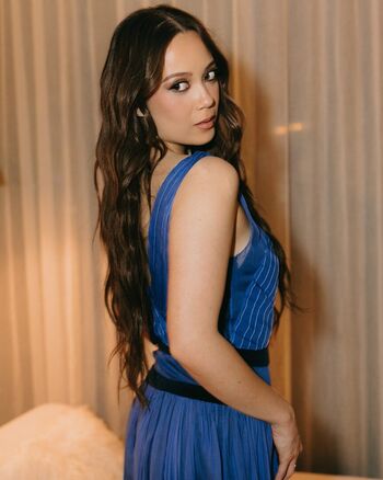 Full leaked Laufey lin page private onlyfans photo