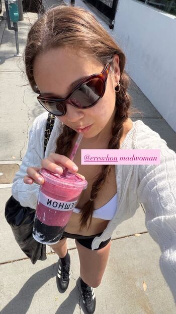 Full leaked Laufey lin private onlyfans photo