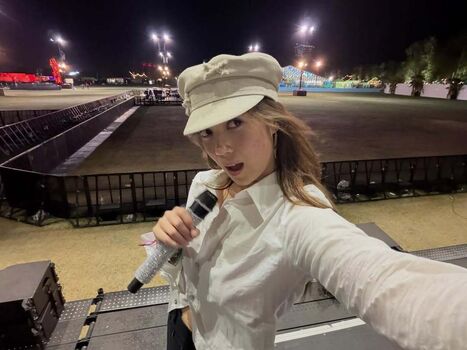 Full leaked Laufey lin private onlyfans photo