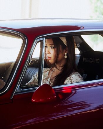 Full leaked Laufey lin private onlyfans photo