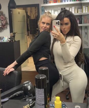 Full leaked Laura lempika private photo