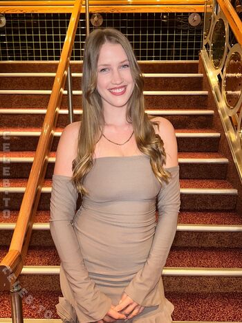 Full leaked Laura mae private onlyfans photo