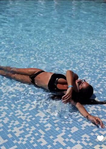 Full leaked Laura petard private photo