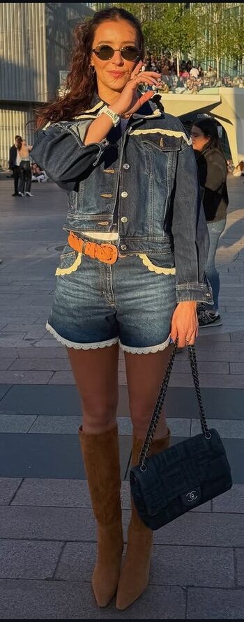 Full leaked Laura robson private photo