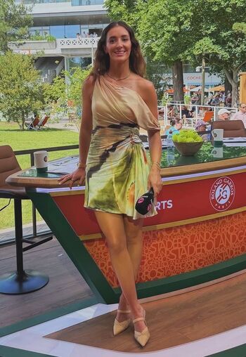 Full leaked Laura robson private photo