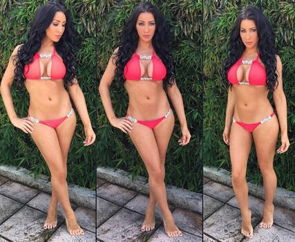 Full leaked Laura summers private onlyfans photo