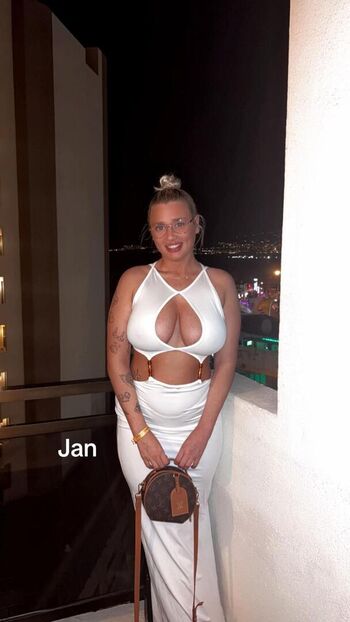 Full leaked Laurajmclean private onlyfans photo