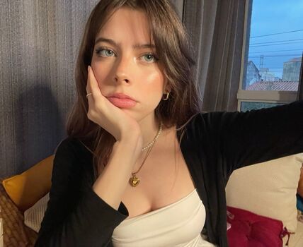Full leaked Laurakatsz private photo