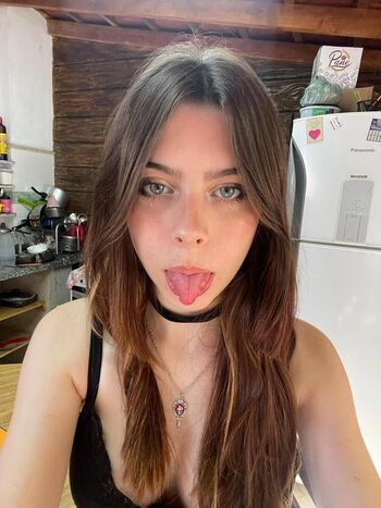 Full leaked Laurakatsz private photo