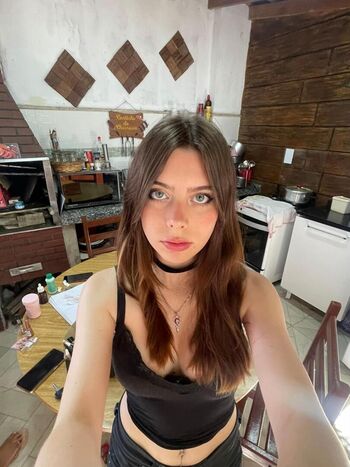 Full leaked Laurakatsz private photo