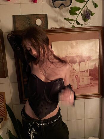 Full leaked Laurakatsz private photo