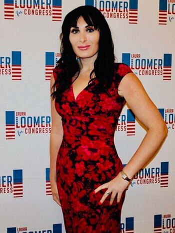 Full leaked Lauraloomer private photo