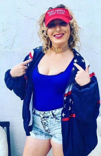 Full leaked Lauraloomer private photo