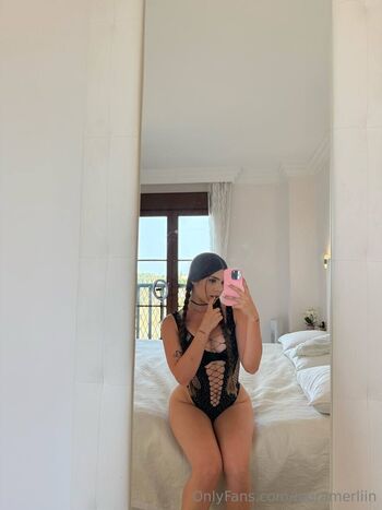 Full leaked Lauramerliin private photo
