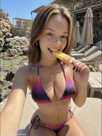 Full leaked Lauranowwak private onlyfans photo