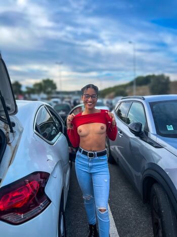 Full leaked Laureenyako private photo