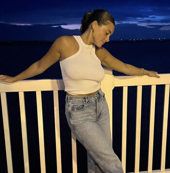 Full leaked Lauren batt private photo