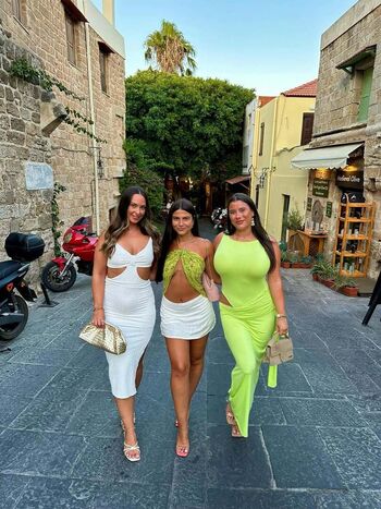 Full leaked Lauren fardon private onlyfans photo