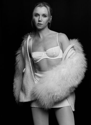 Full leaked Lauren lyle private onlyfans photo