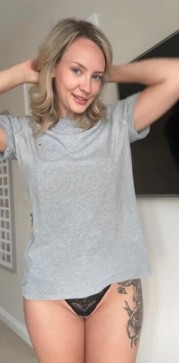 Full leaked Laurenjamesx private onlyfans photo