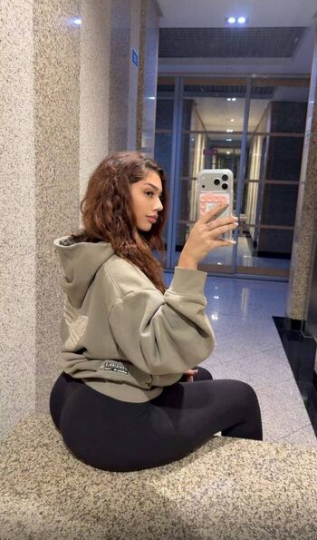 Full leaked Laurgmzz private onlyfans photo