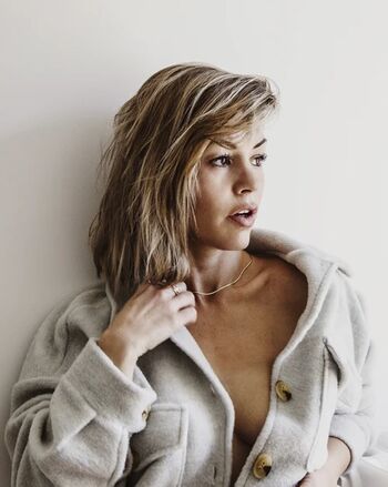 Full leaked Laurie peret private photo