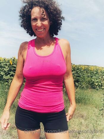 Full leaked Laurieloves private onlyfans photo