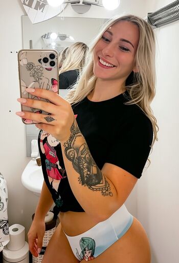 Full leaked Laurine   page private onlyfans photo