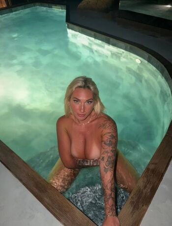 Full leaked Laurine private photo