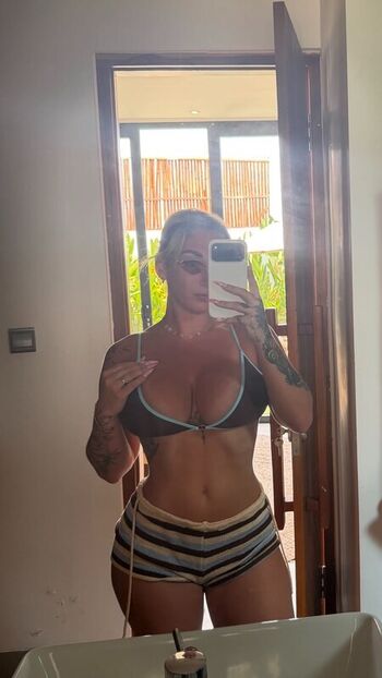 Full leaked Laurine private photo