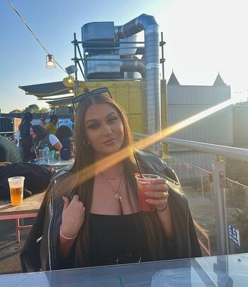Full leaked Laurraaa m page private photo