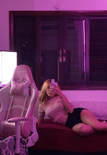 Full leaked Lavifiorio private photo