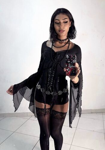 Full leaked Laylarax private onlyfans photo