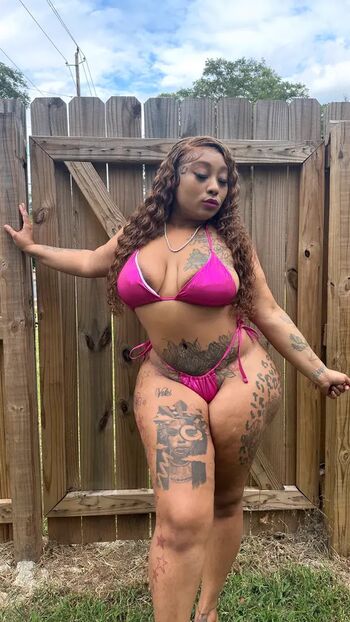 Full leaked Laylaredcakes private photo