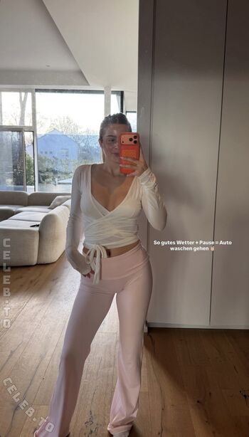 Full leaked Lea breuer page private onlyfans photo