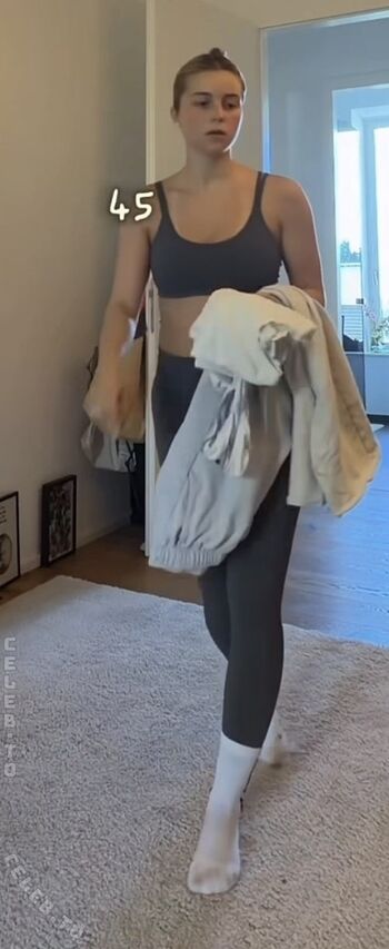 Full leaked Lea breuer private onlyfans photo