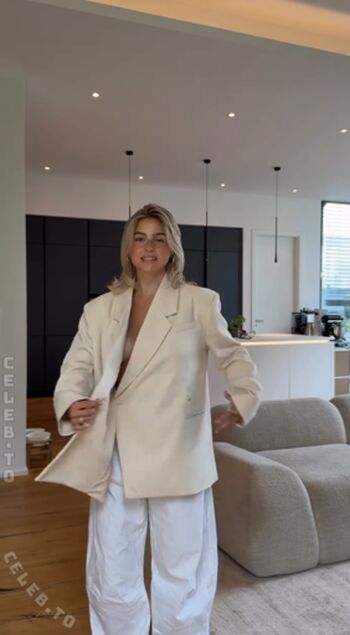 Full leaked Lea breuer private photo