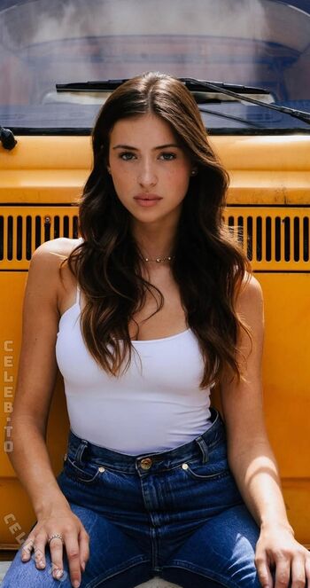 Full leaked Lea meniel page private photo