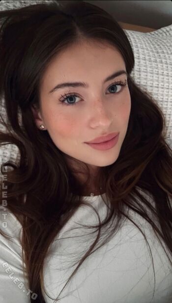 Full leaked Lea meniel page private photo